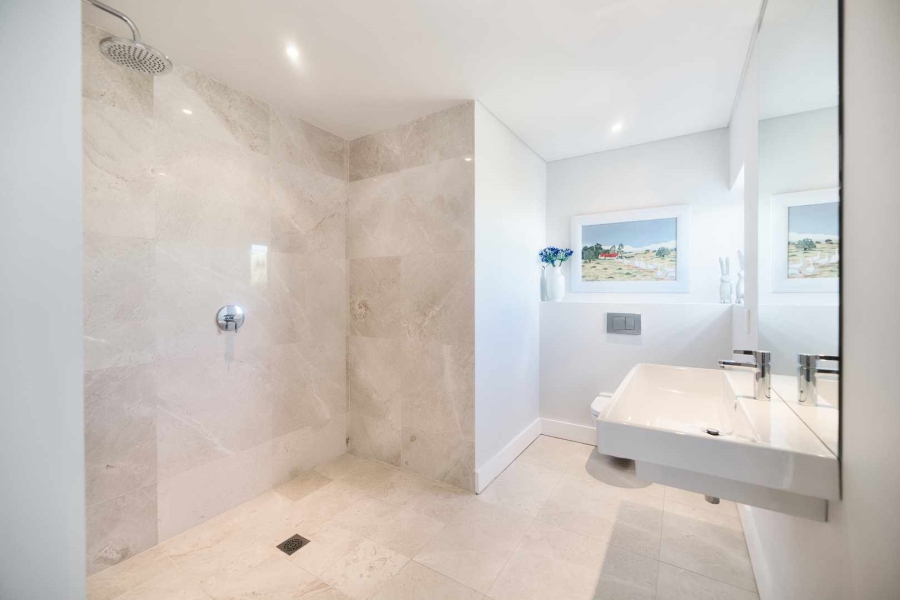 3 Bedroom Property for Sale in Fernkloof Estate Western Cape